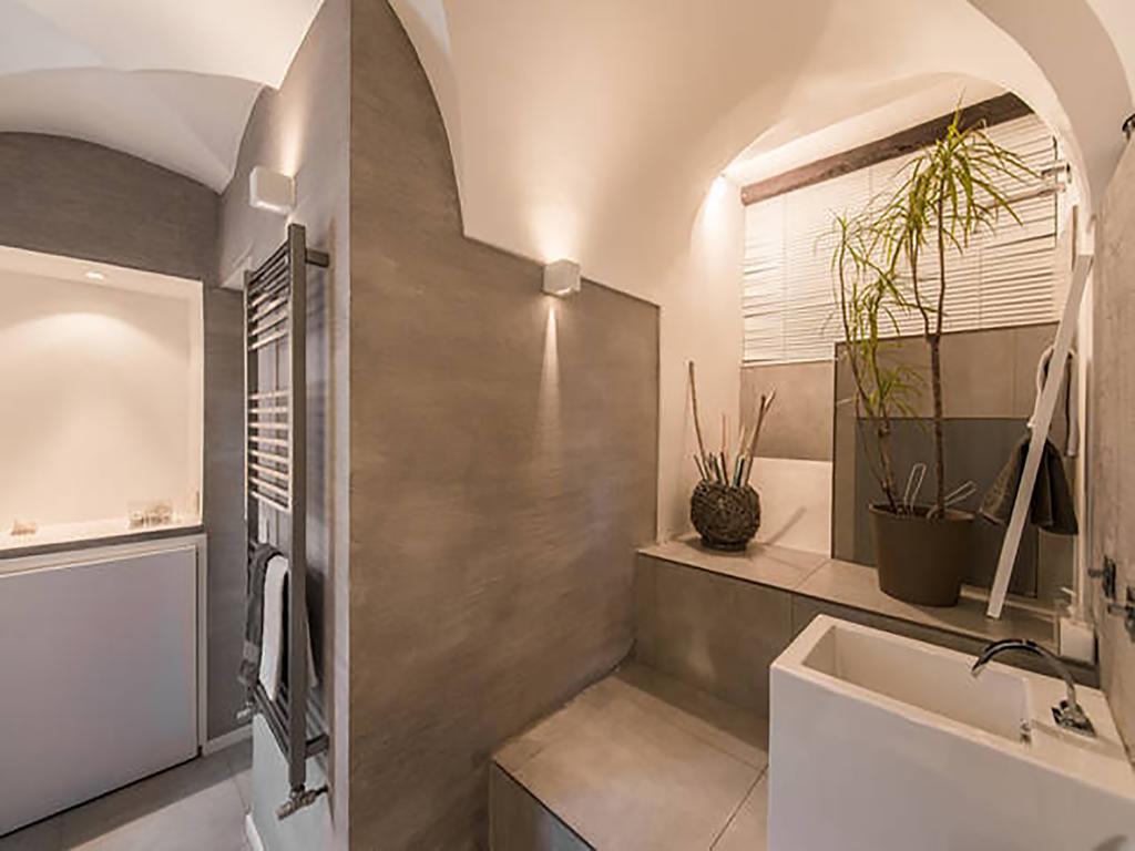 Over The Tiber Loft